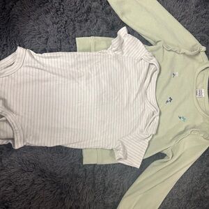 Carter's White and Light Green Long Sleeve Tees